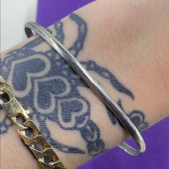 💛 Elegant Silver Plated Bangle Bracelet - Picture 4 of 4